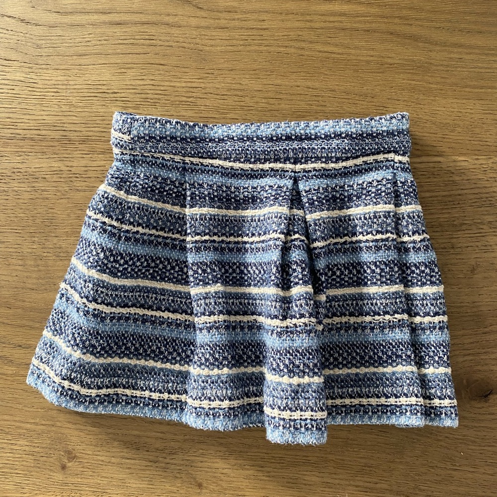 Zara knitted blue /white /cream skirt! with Button side closure! Girl’s size 4!